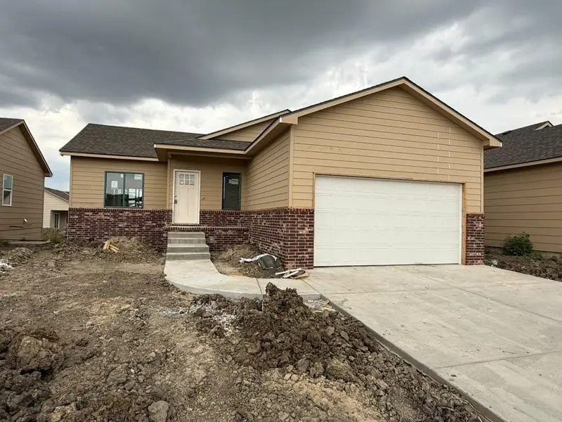 8979 N Joshua St, Bel Aire, KS 67226