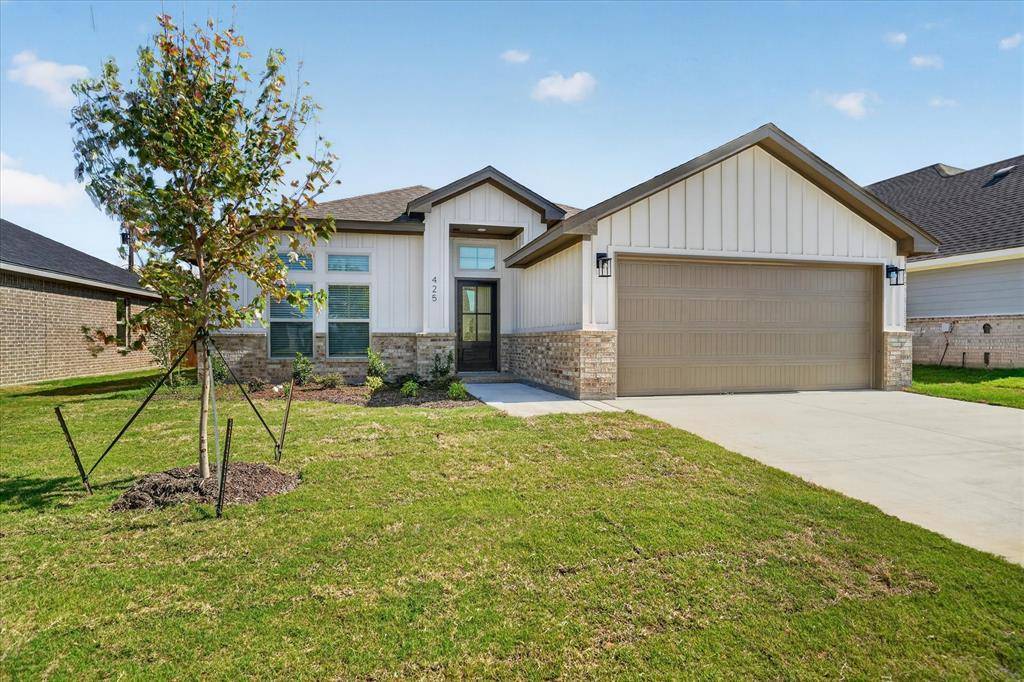 425 Rose Avenue, Cleburne, TX 76033