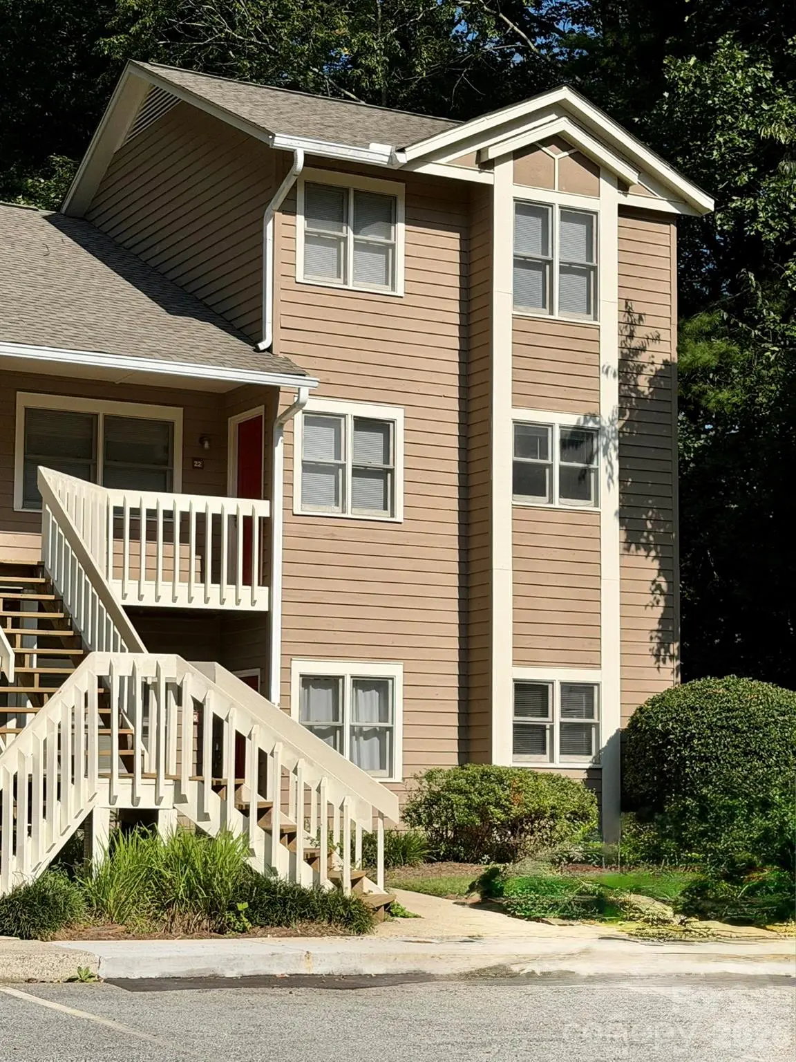 22 Willow Tree RUN, Asheville, NC 28803
