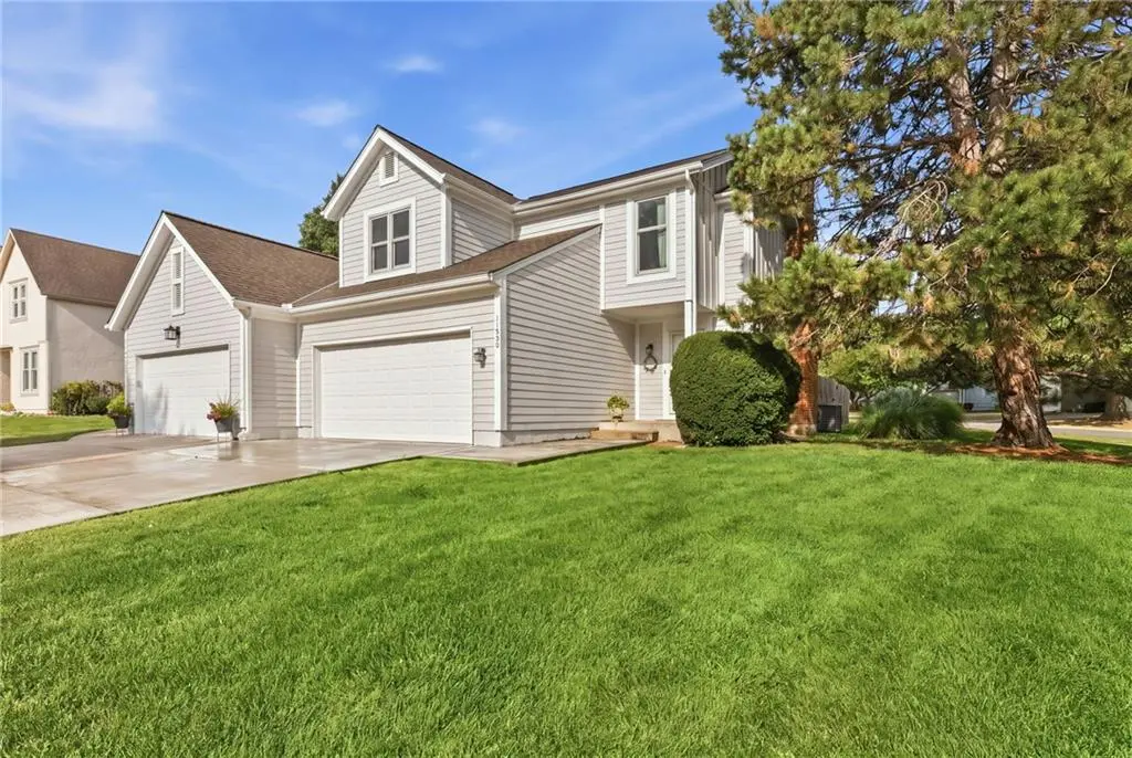 11900 Grandview ST, Overland Park, KS 66213