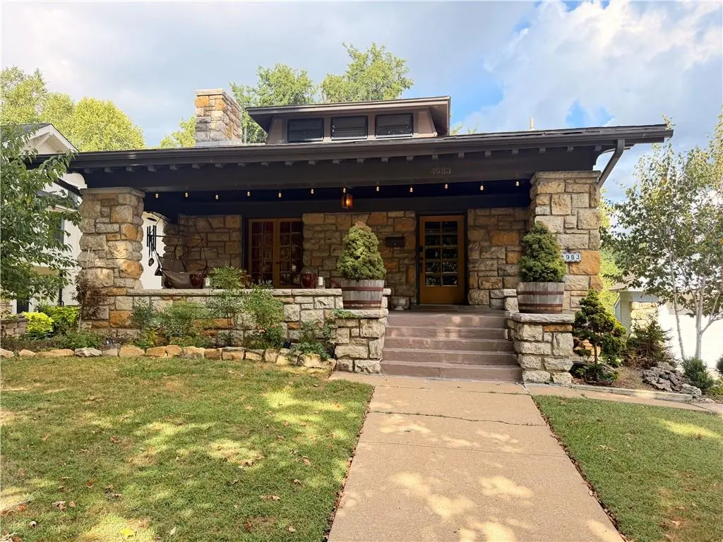 4983 Westwood TER, Kansas City, MO 64112