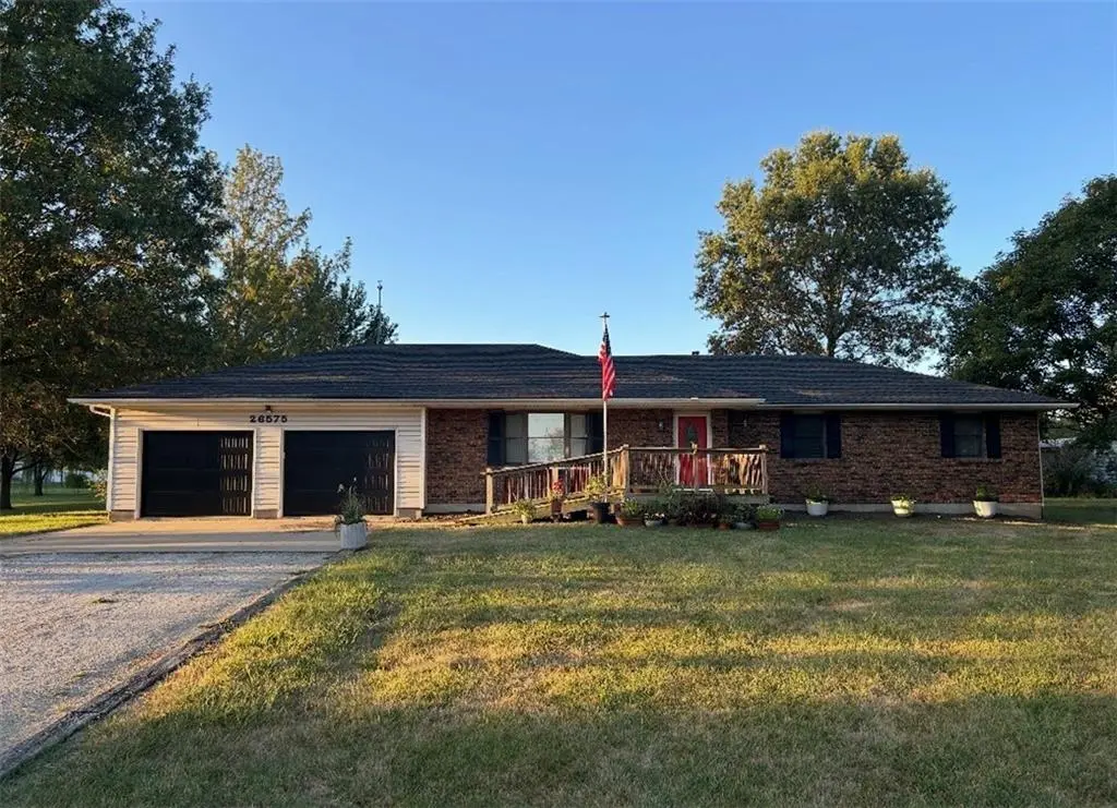 26575 W 321st TER, Paola, KS 66071