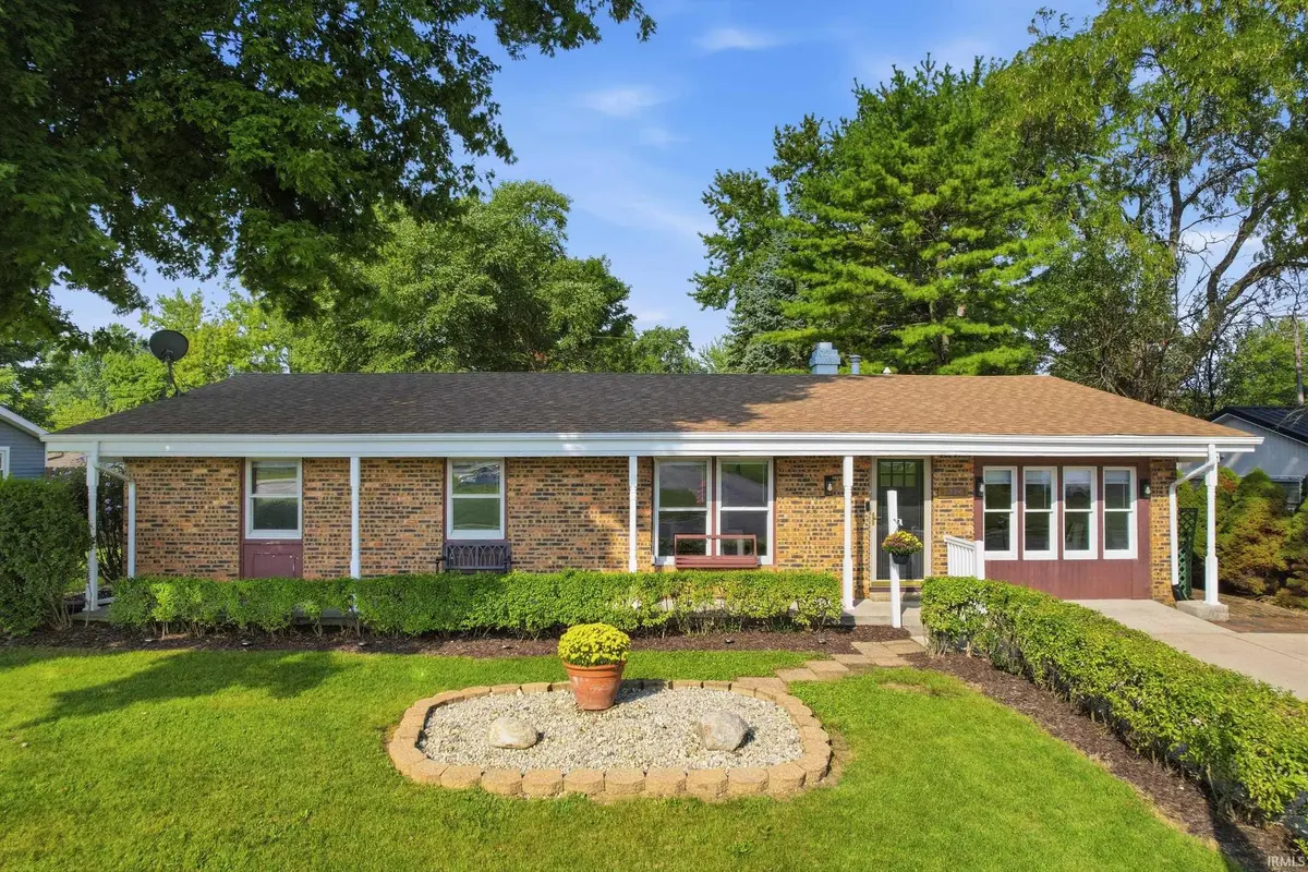 1414 Scots LN, New Haven, IN 46774-2049