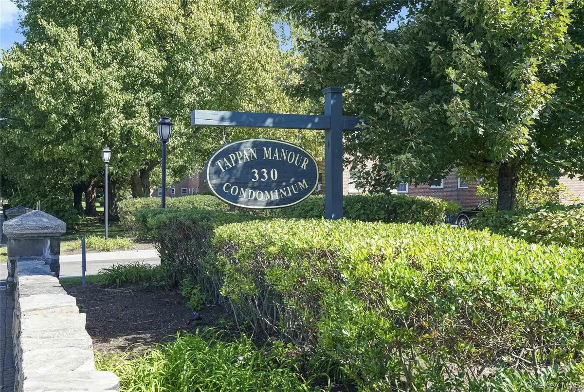330 S Broadway #D11, Tarrytown, NY 10591