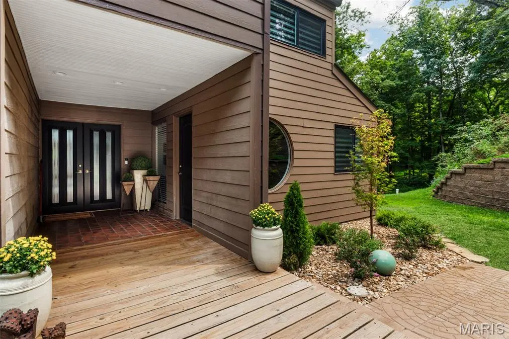 35 Arrowhead Estates CT, Chesterfield, MO 63017