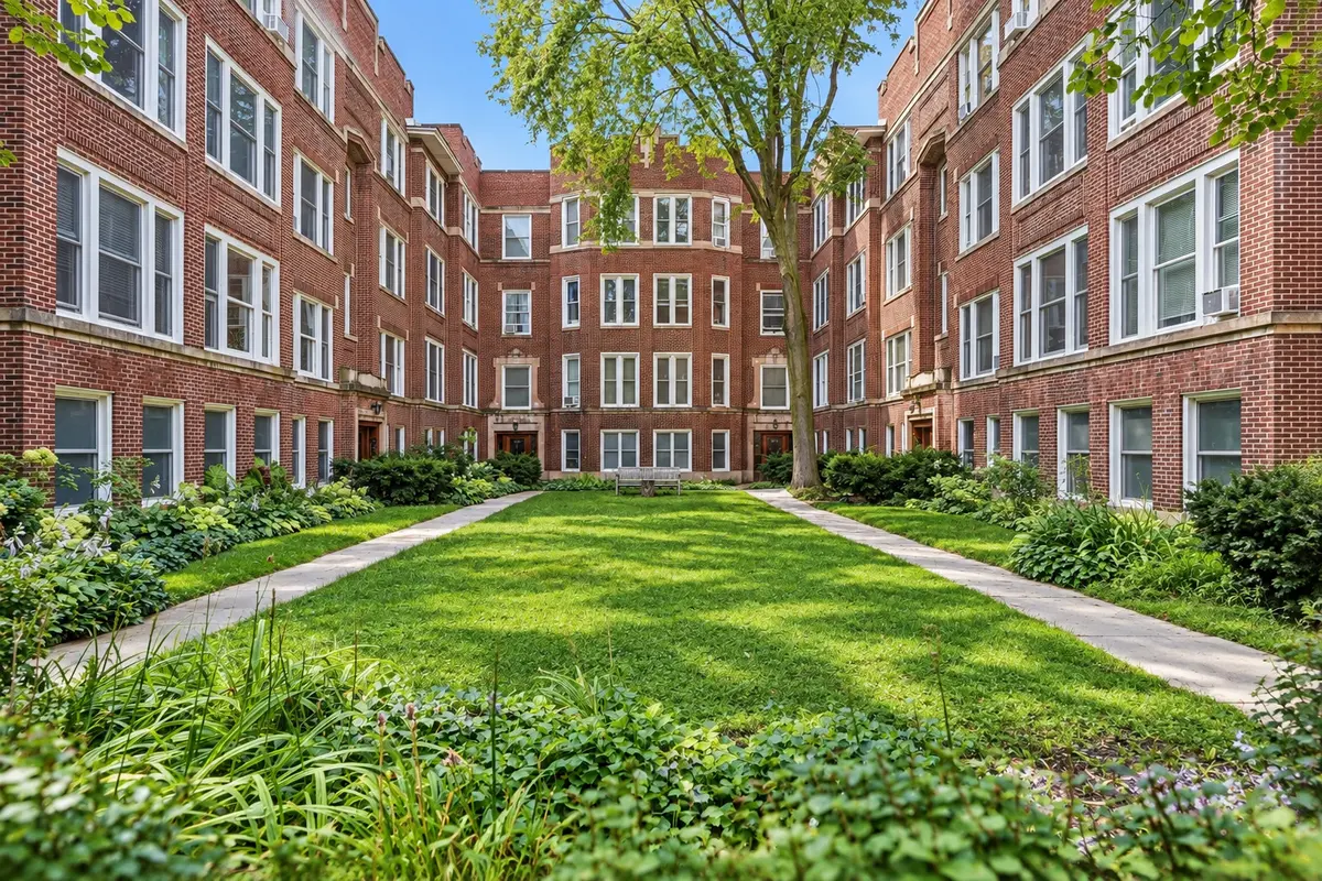 5468 S Woodlawn AVE #2E, Chicago, IL 60615