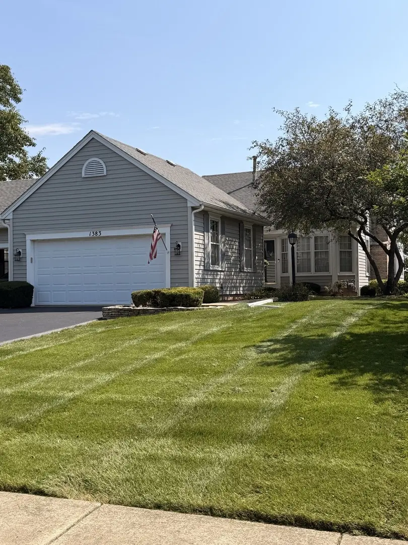 1383 Miller RD, Geneva, IL 60134