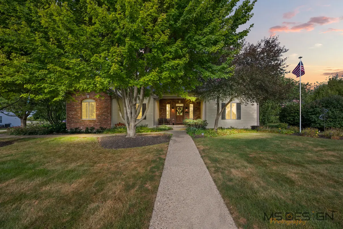 384 Valley WAY, Burlington, IL 60109