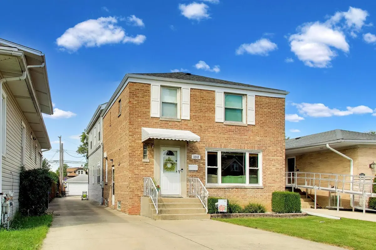 3242 N Oketo AVE, Chicago, IL 60634