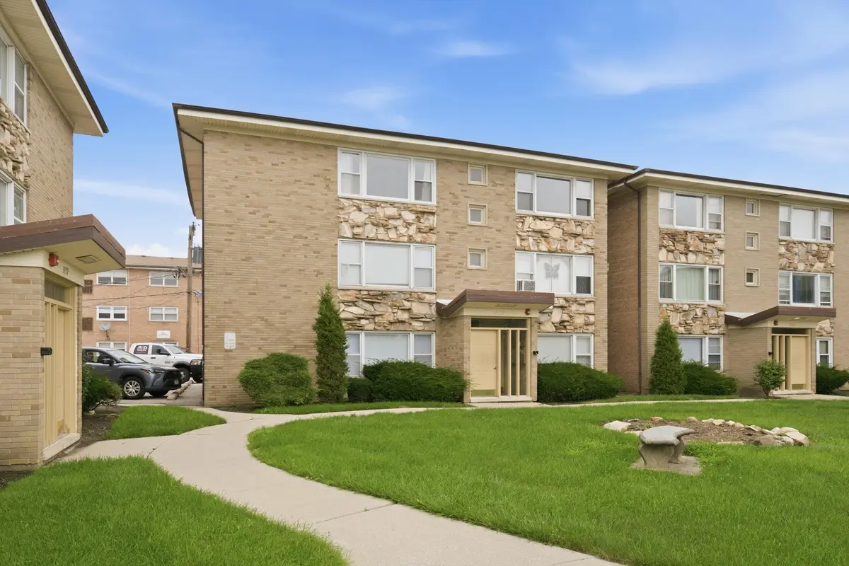 3170 W Meadow LN #23, Merrionette Park, IL 60803