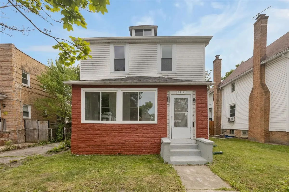 1912 Emerson ST, Evanston, IL 60201
