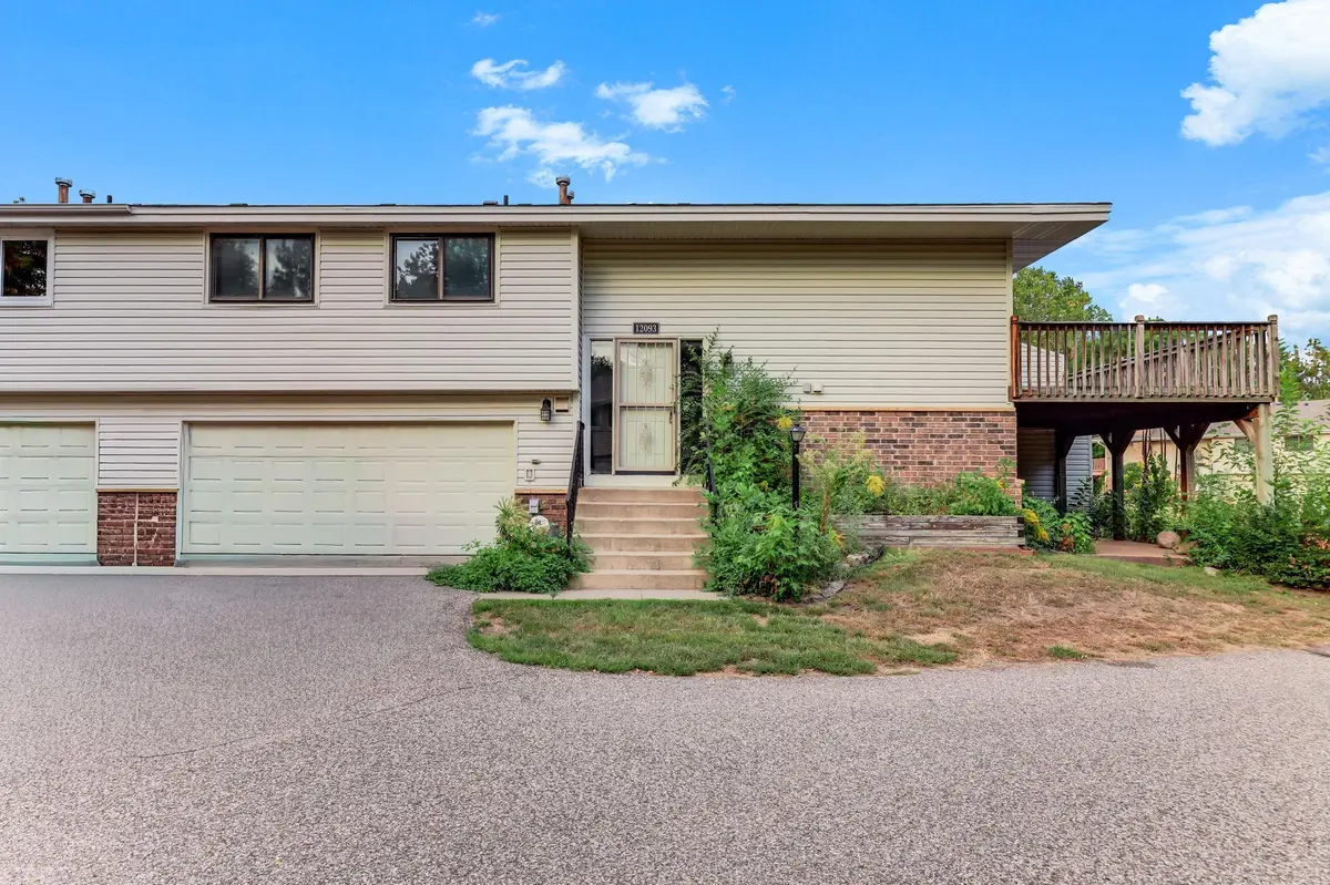12093 71st PL N, Maple Grove, MN 55369