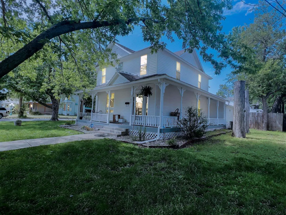 400 E 1st St, Newton, KS 67114