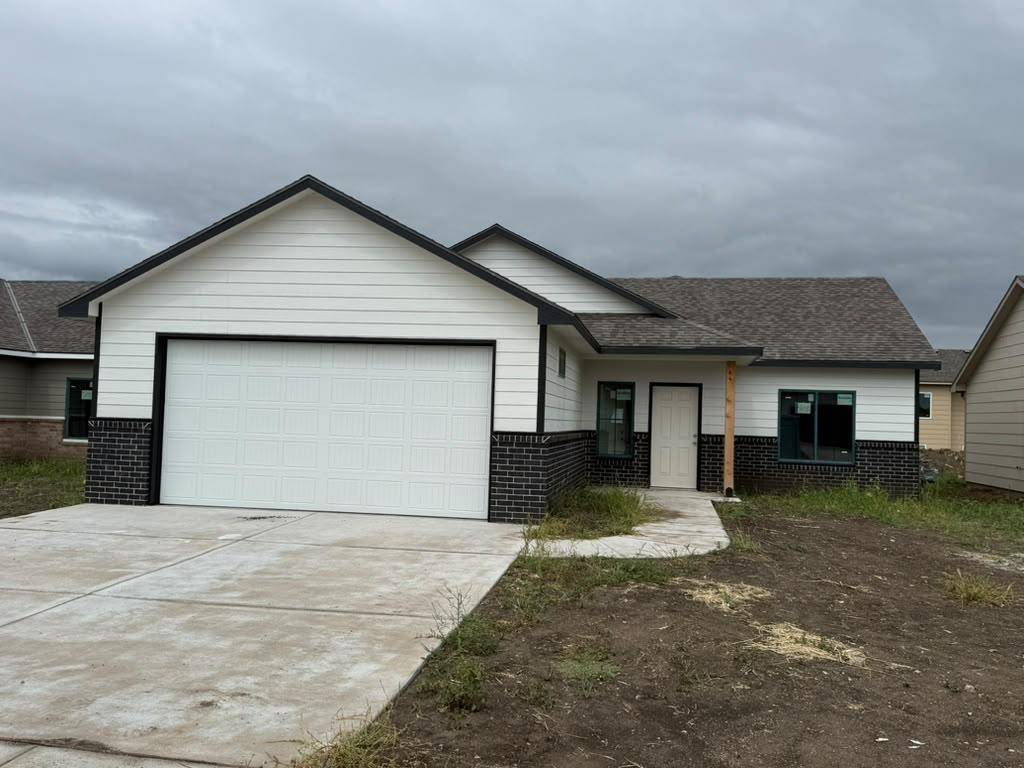 5103 N Toben Ct, Bel Aire, KS 67226