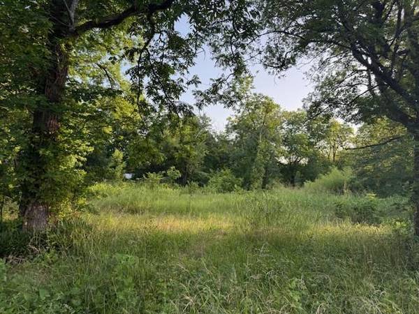202 Elm Street, Roxton, TX 75477