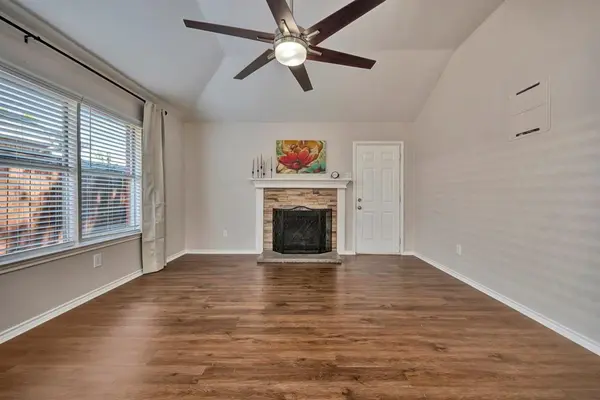 4220 Maryanne Place, Haltom City, TX 76137