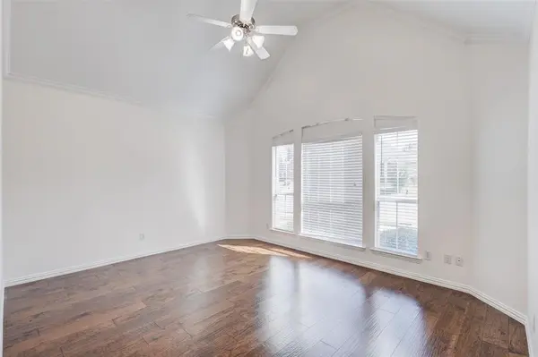 1037 Kyan Lane, Carrollton, TX 75006