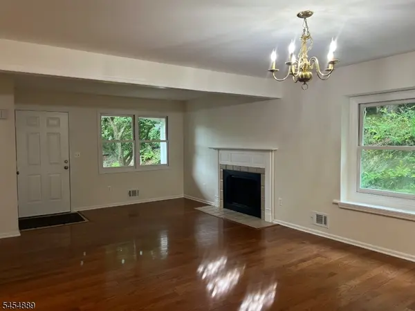 150 Saddleback Ct, Sparta Twp., NJ 07871
