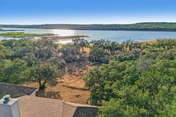 21513 Lakefront DR, Lago Vista, TX 78645