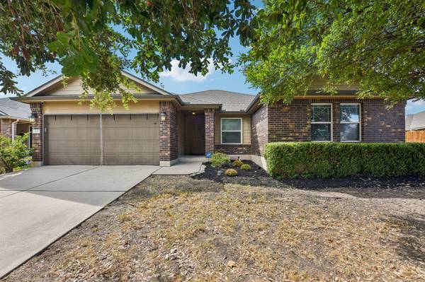 300 Hendelson LN, Hutto, TX 78634