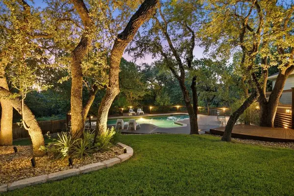 10038 Circleview DR, Austin, TX 78733
