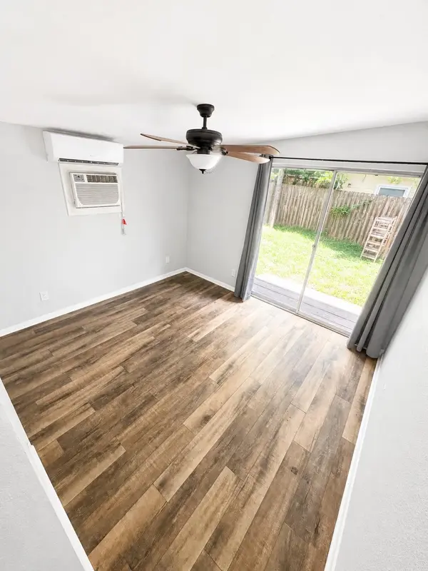 5400 Harmon Ave #B, Austin, TX 78751
