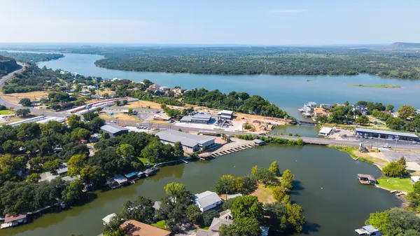 1517 County Road 132a RD, Kingsland, TX 78639