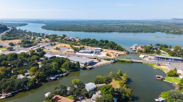 1517 County Road 132a RD, Kingsland, TX 78639