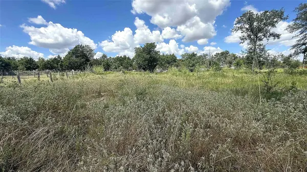 153 Quanah LN, Elgin, TX 78621