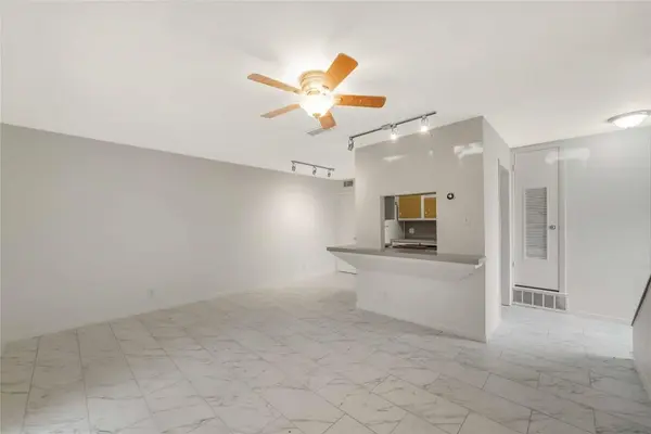 2806 Skyway CIR #101, Austin, TX 78704