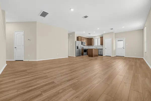 400 Bedford Falls LN, Jarrell, TX 76537