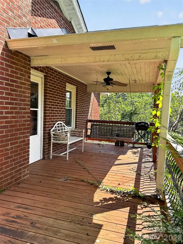 683 McDaniel RD, Lake Lure, NC 28746
