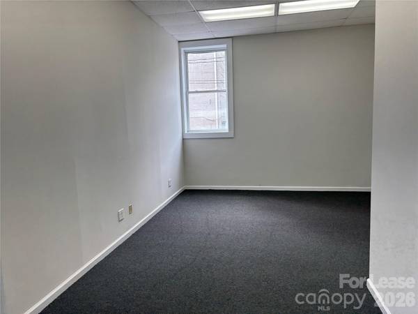 121 E Water ST #102, Lincolnton, NC 28092