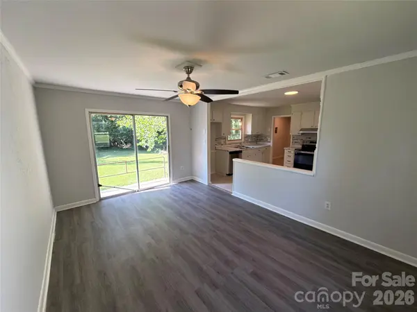 6531 Rosecran DR, Charlotte, NC 28215