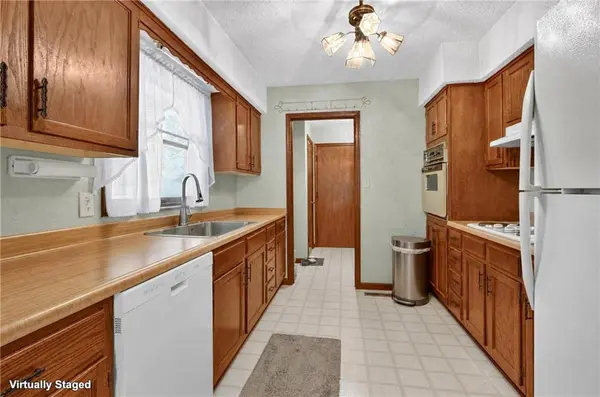 263 E 610th AVE, Girard, KS 66743
