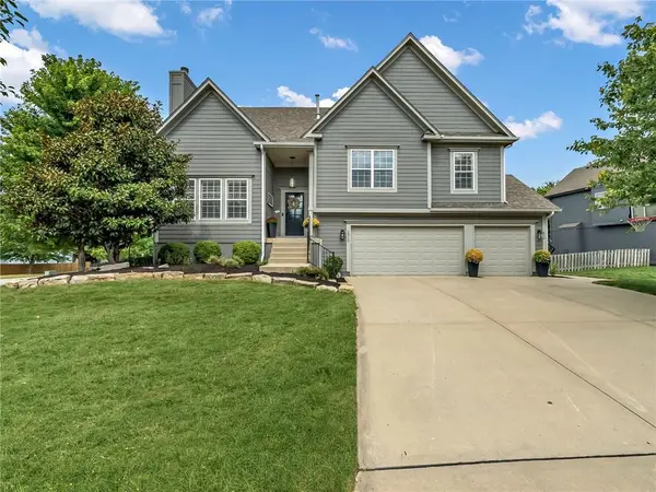 2310 W Layton DR, Olathe, KS 66061