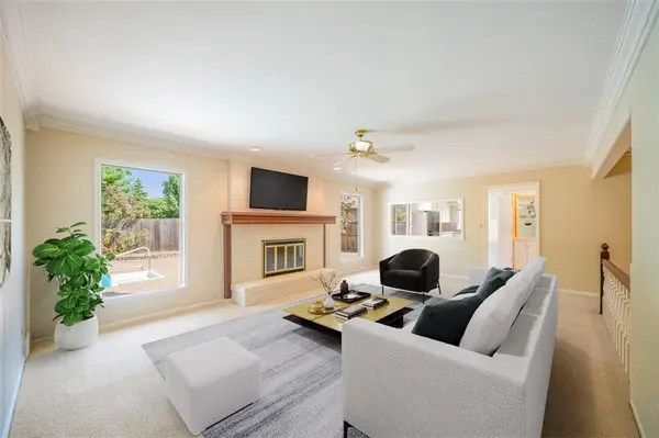 7500 W 99th TER, Overland Park, KS 66212