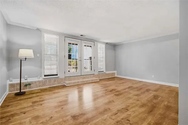 4727 Jarboe ST #41, Kansas City, MO 64112
