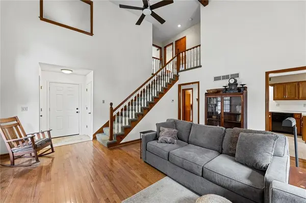 11900 Grandview ST, Overland Park, KS 66213