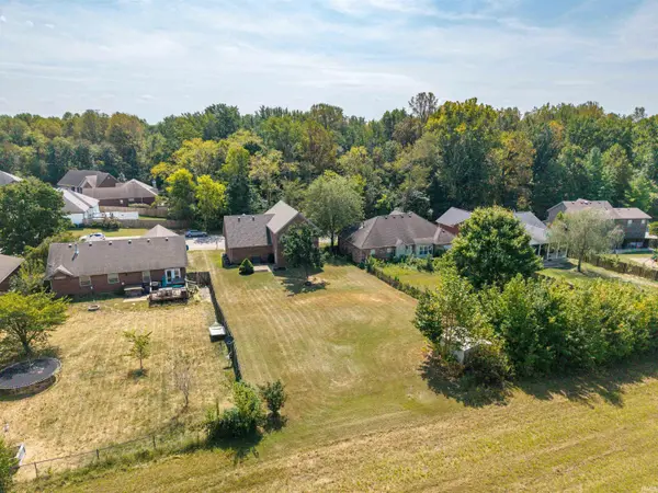 1714 Sterling Oaks DR, Sellersburg, IN 47172