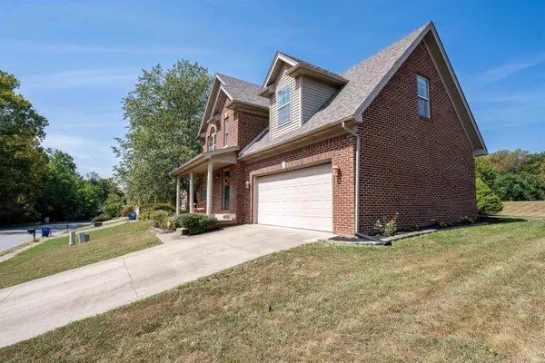 1714 Sterling Oaks DR, Sellersburg, IN 47172