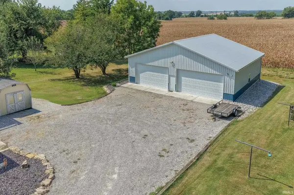 4255 N Blackford RD, Mount Vernon, IN 47620-7232