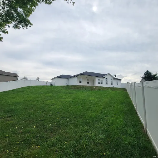 803 S Willow CV, South Whitley, IN 46787