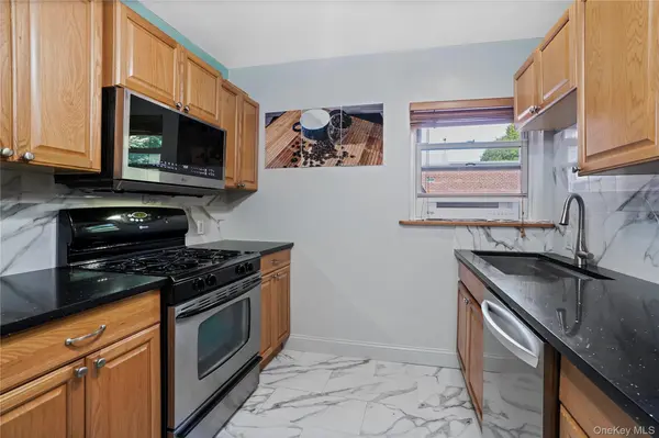 330 S Broadway #D11, Tarrytown, NY 10591