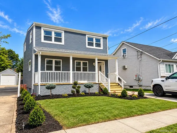 10 Frank AVE, Bellmore, NY 11710