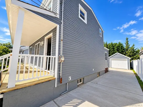 10 Frank AVE, Bellmore, NY 11710