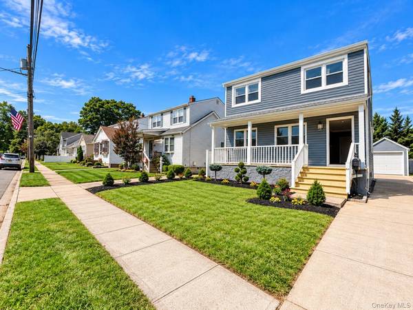 10 Frank AVE, Bellmore, NY 11710