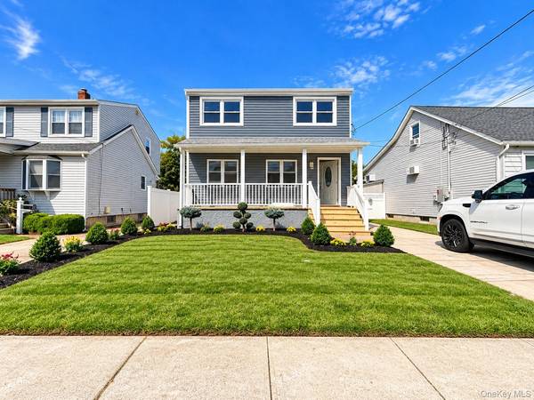 10 Frank AVE, Bellmore, NY 11710