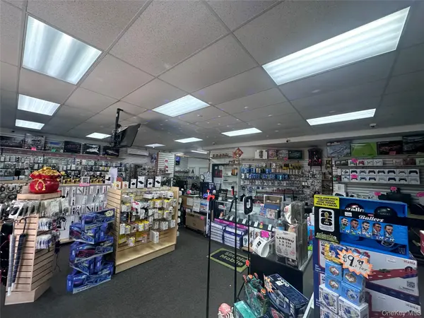 107-22 37 DR, Corona, NY 11368