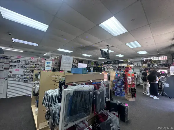 107-22 37 DR, Corona, NY 11368